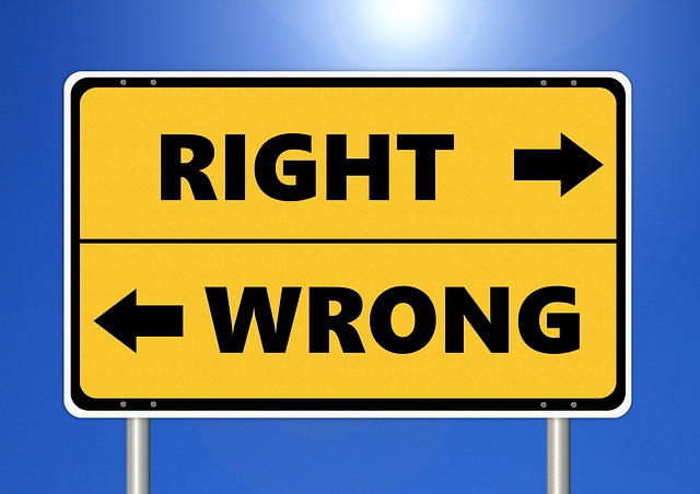 Two arrows facing opposite direction with the words "right" and "wrong"